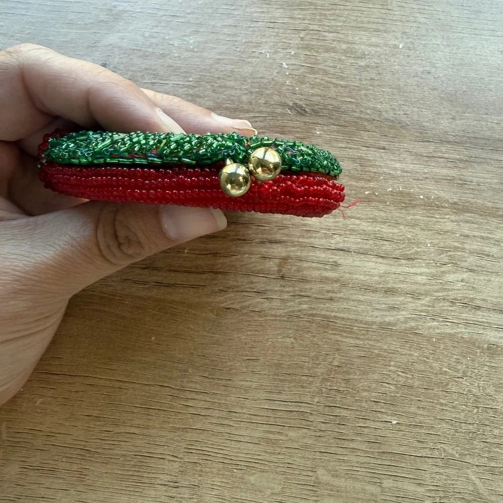 Vintage Hand Made Beaded Strawberry Coin Purse Kiss Lock Red Green Made In Korea